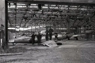 Des kamikazes et leurs avions dans les années 1940