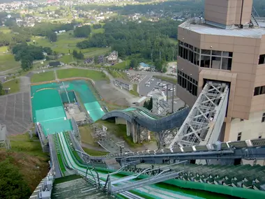 Tremplins de saut à ski d'Hakuba