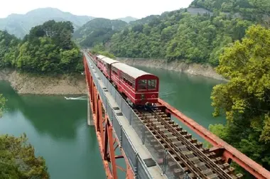 train-rainbow-bridge