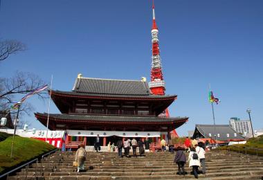 Célèbre image du Zojo-ji et de la tour de Tokyo