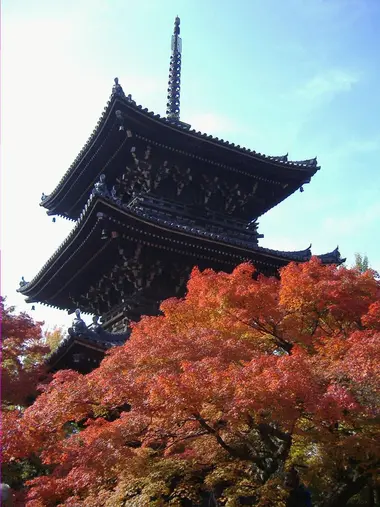 La pagode en automne