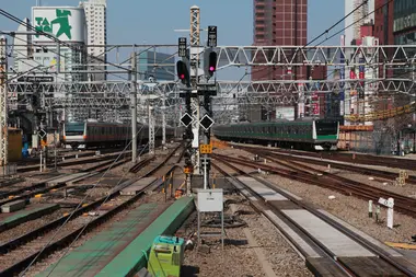 Une vue depuis le quai 8 à Shinjuku