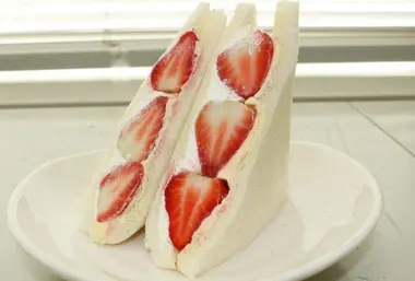 Le sandwich aux fraises du konbini