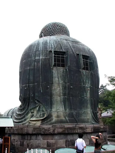 Les fenêtres qui ont servi à la construction du Daibutsu sont restées telles quelles