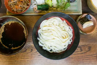 Découvrez les udon, des nouilles cuisinées dans de nombreuses recettes  japonaises