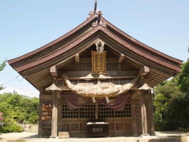 El santuario Hakuto está dedicado al dios liebre Inaba no Shiro Usagi