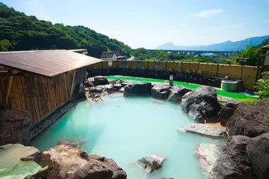 Außenbad des Myoban Yunosato Onsen