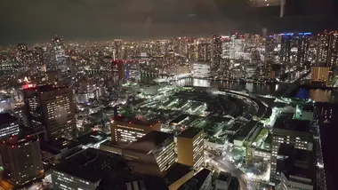 Vue de nuit depuis Caretta Shiodome (Tokyo)