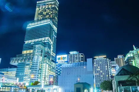 Osaks Abeno Harukas Tower at night
