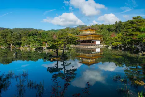 Goldener Pavillon Kinkaku-ji: ein Muss in der alten Hauptstadt von Kyoto