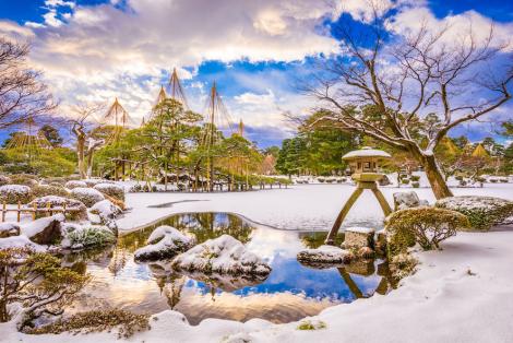 Ein Muss in Kanazawa: Kenroku-en Garden, einer der drei schönsten in Japan, besonders im Winter