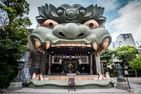 The lion shrine in Osaka, off the beaten tracks