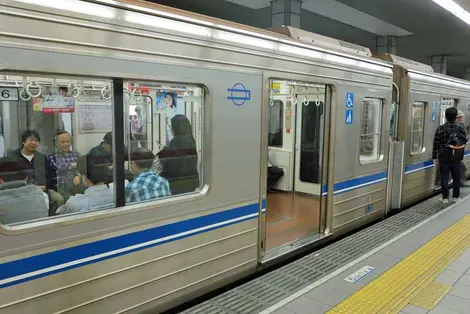 Yotsubashi Line Train Yotsubashi Line Train