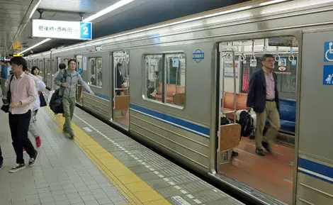 Yotsubashi Line Train Yotsubashi Line Train