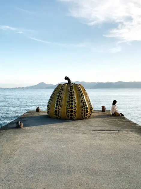yayoi kusama citrouille ile naoshima oeuvre art contemporain yayoi kusama citrouille ile naoshima oeuvre art contemporain