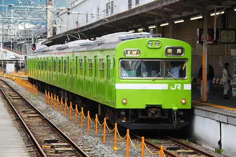 Train on the JR Nara Line