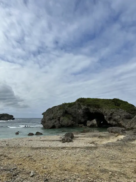 mermaids grotto okinawa beach