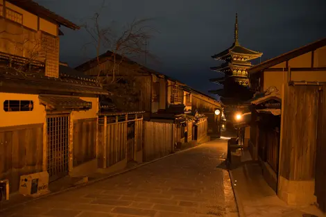 Gion at night