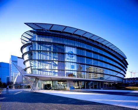 Il Museo Nazionale della scienza emergente e dell&#39;innovazione (Miraikan) è un edificio enorme che visualizza l&#39;ultima scoperta nel campo della robotica
