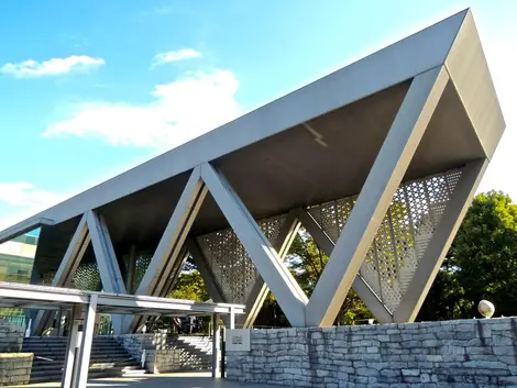 Fruit de l'architecte Takahiko Yanagisawa le Musée d'art contemporain de Tokyo a été inauguré en 1995.