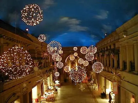 Con questa voluta azzurra, quasi dimenticheret di essere a Tokyo, Giappone.