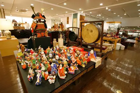 El Oriental Bazaar en Shibuya hace honor a su nombre. Aquí encuentras de todo. El Oriental Bazaar en Shibuya hace honor a su nombre. Aquí encuentras de todo.