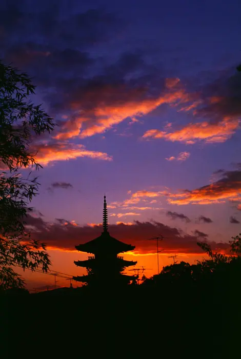 Night view of the pagoda from Yasaka Shrine Jinja Night view of the pagoda from Yasaka Shrine Jinja