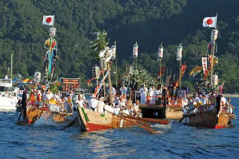 Paseos en barco sobre los ríos y lagos de las propiedades aristocráticas.