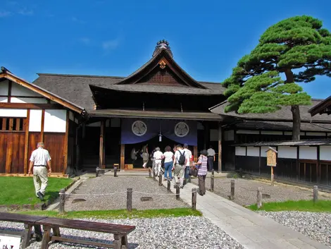 Entrada a la propiedad Takayama Jinya.