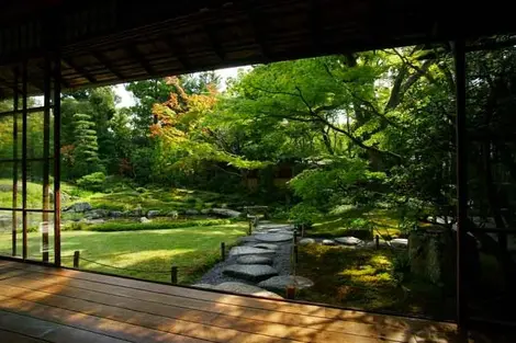 Allée du jardin de la villa Murin-An. Villa Murin-An