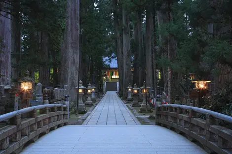 Okunoin cemetery at Koyasan