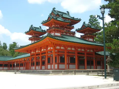 The Heian-jingu in Kyoto was erected in honor of the Heian period (794-1185), and its founder, the fiftieth Japan's Emperor Kammu (737-806).