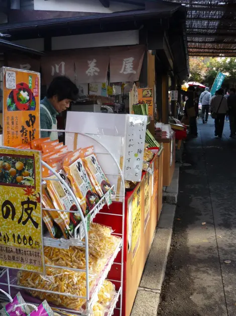 Un commerçant dans les rues d'Ohara.