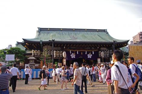 El santuario Tenmangu durante el Tenjin Matsuri.