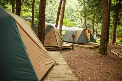 Les tente d'un camping japonais.