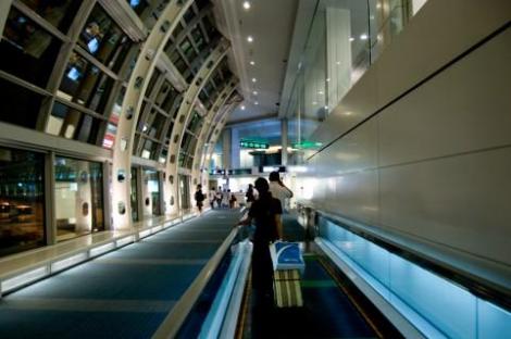 Les tapis-roulant du terminal de l'aéroport d'Haneda.