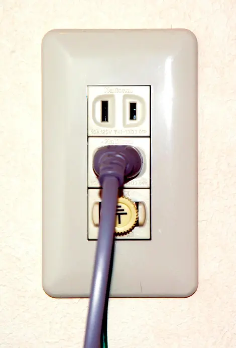 travel to japan electrical outlet