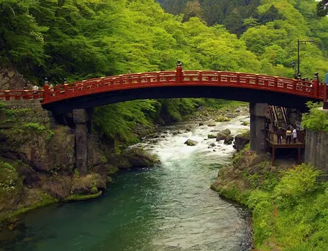 El puente sagrado Shinkyō de Nikkō El puente sagrado Shinkyō de Nikkō