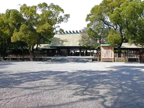 Entrada al santuario Atsuta de Nagoya.