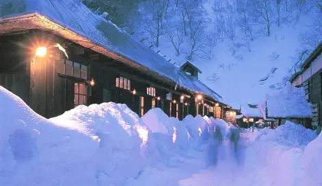 C'est en particulier l'hiver que les amateurs de sources chaudes se retrouvent à Tsurunoyu.