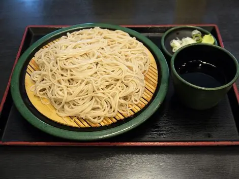 Plateau de zaru soba, les nouilles de soba froides zaru soba