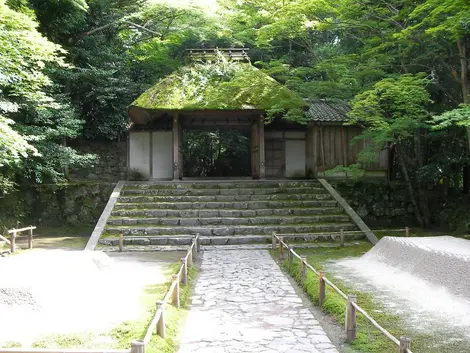 L'entrée du temple Hônen-in à Kyoto.