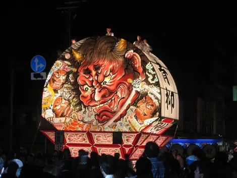 Des légendes chinoises et japonaises sont représentés sur les neputa du Neputa matsuri d'Hirosaki.