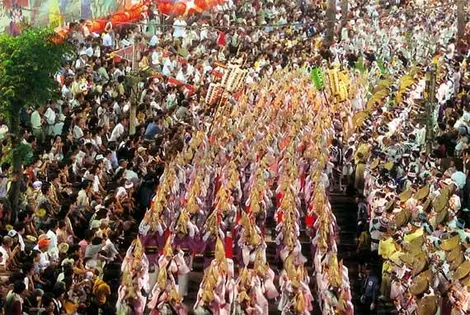 Les danses de l"Awa Odori à Tokushima. Les danses de l"Awa Odori à Tokushima.