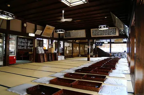 Le petit salon du second étage du Dogo Onsen Le petit salon du second étage du Dogo Onsen