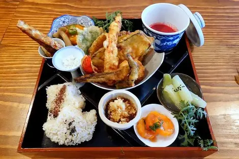 Un plateau repas chez Padma Un plateau repas chez Padma