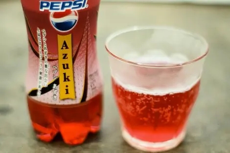 Una extravagancia japonesa...Pepsi con sabor a azuki. Una extravagancia japonesa...Pepsi con sabor a azuki.
