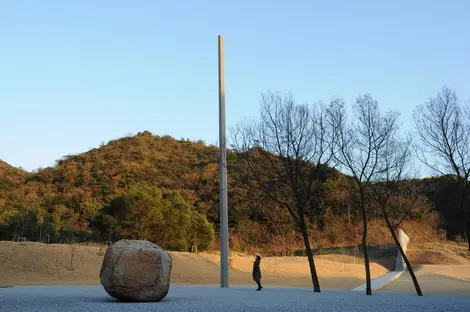 La statue à l'entrée du musée