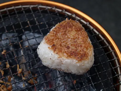 Un yaki onigiri