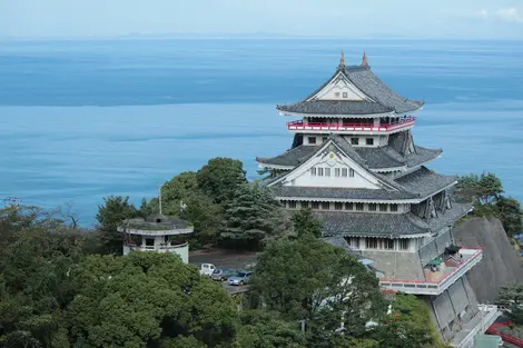 Vue aérienne du château d'Atami